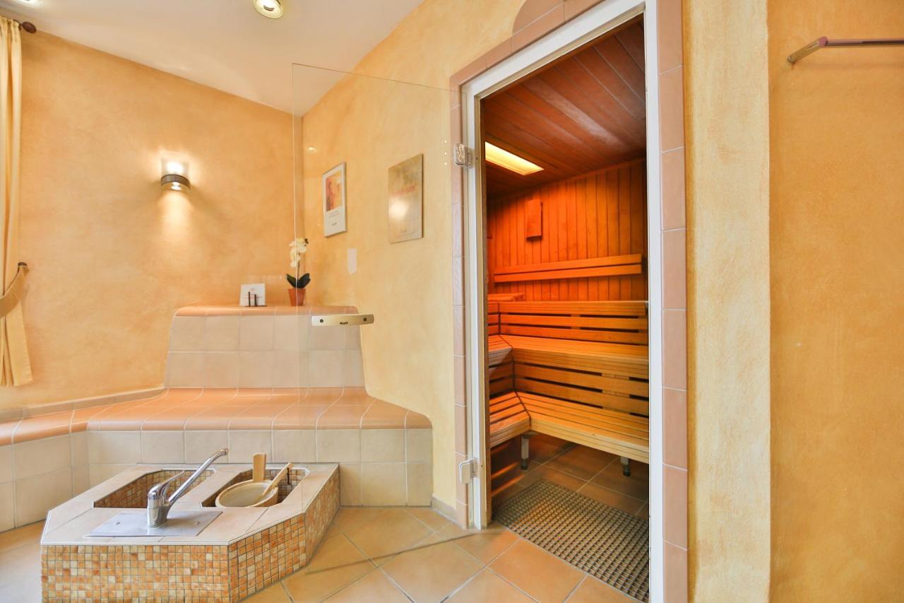 Residenz Hohenzollern 4*